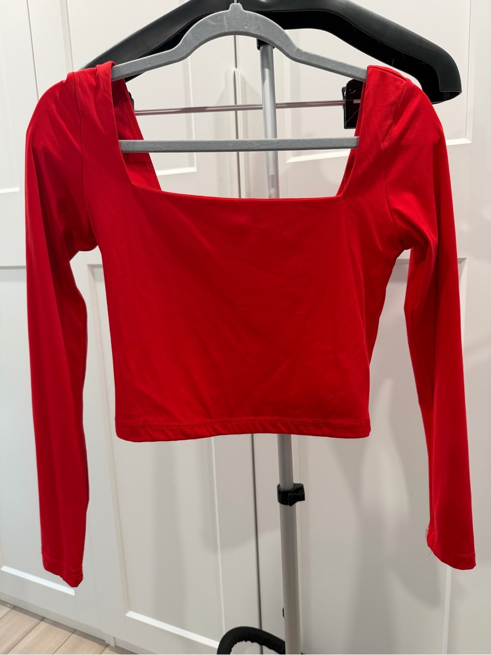 ReoRia Red Square Neck Long-Sleeve Crop Top